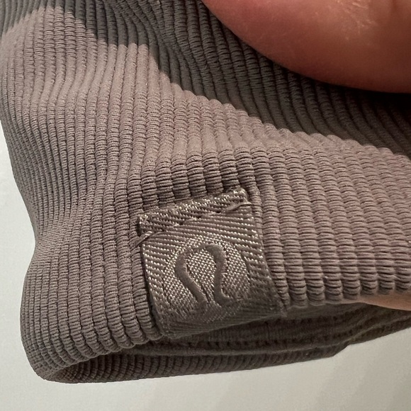 Gym shark/lululemon sports bra XS - Picture 8 of 8